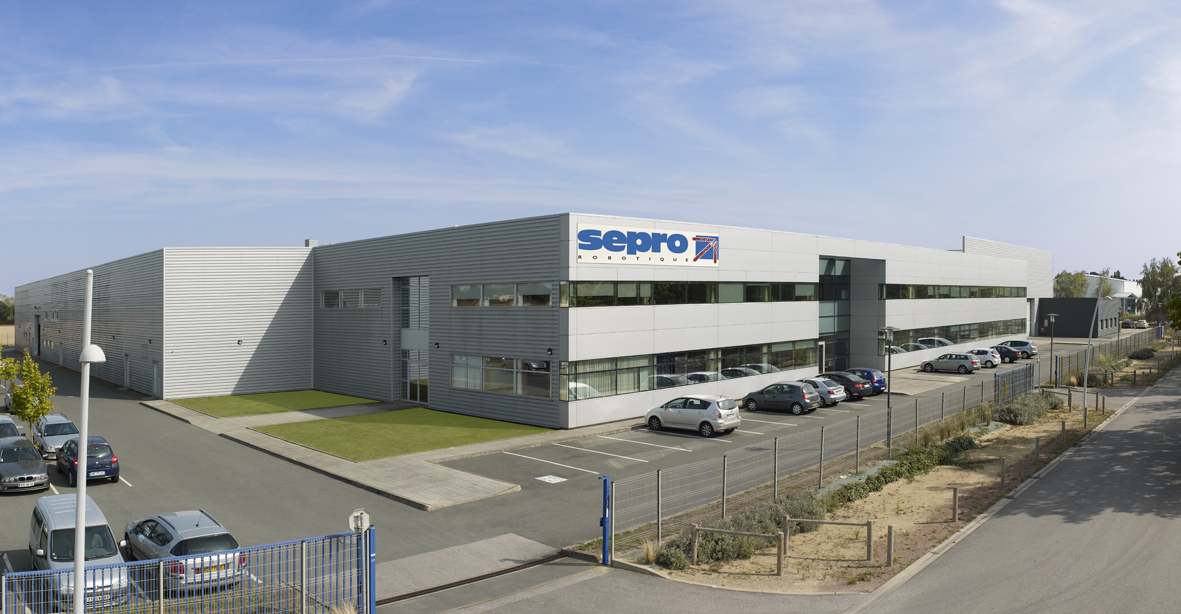 Discover the leader in robots dedicated to plastic injection - Sepro ...